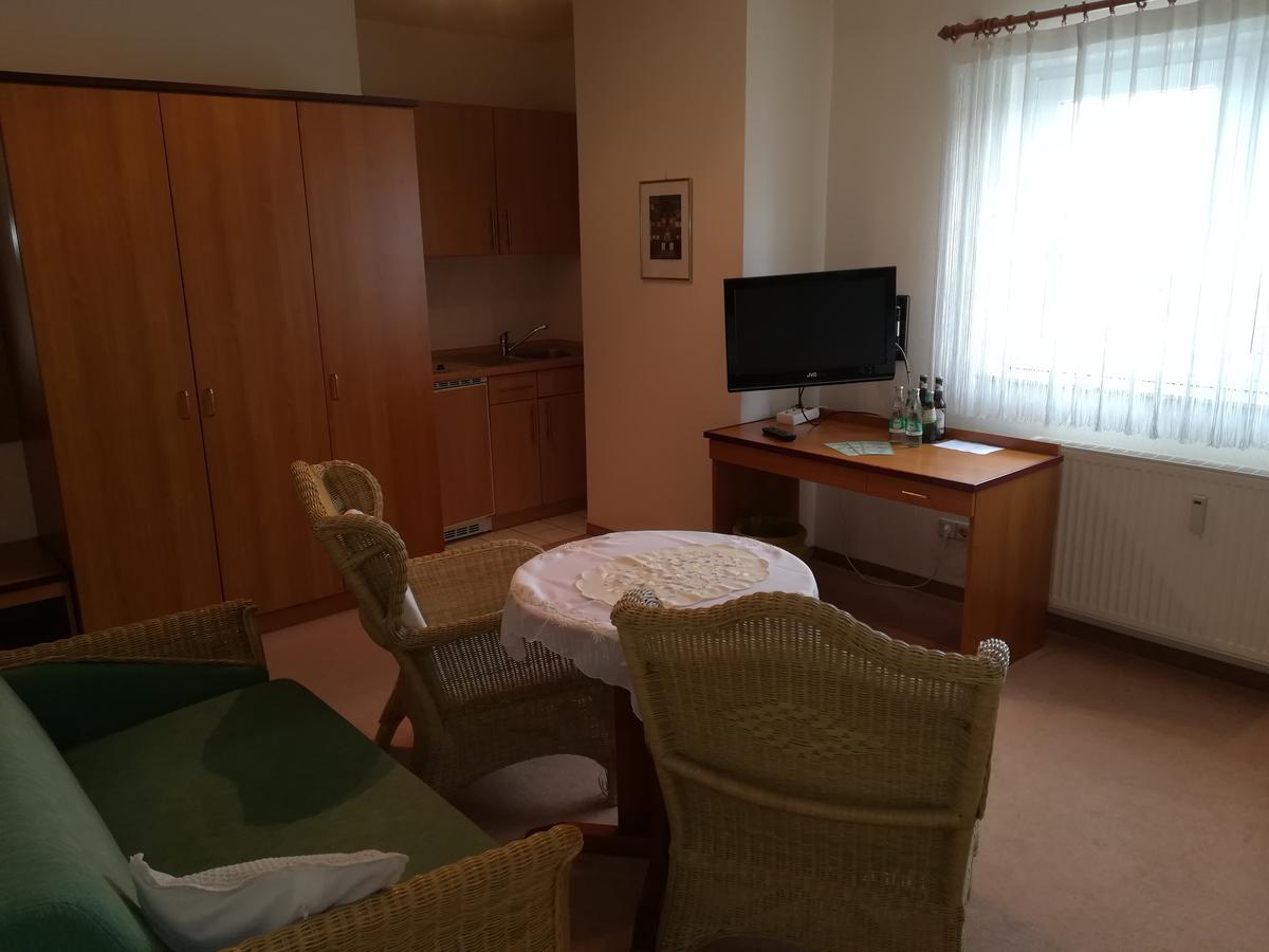 Weinbau & Pension "8Zeilen" Golk Екстер'єр фото